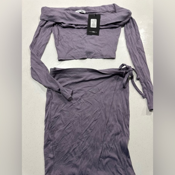 Off the shoulder two piece set - Picture 1 of 4